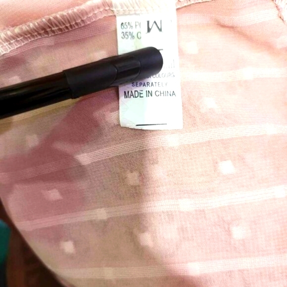 Zulilly blush colored lace top sizeM - Picture 4 of 4